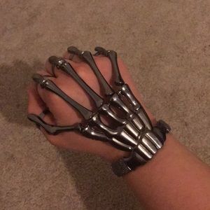 Skeleton hand Peice